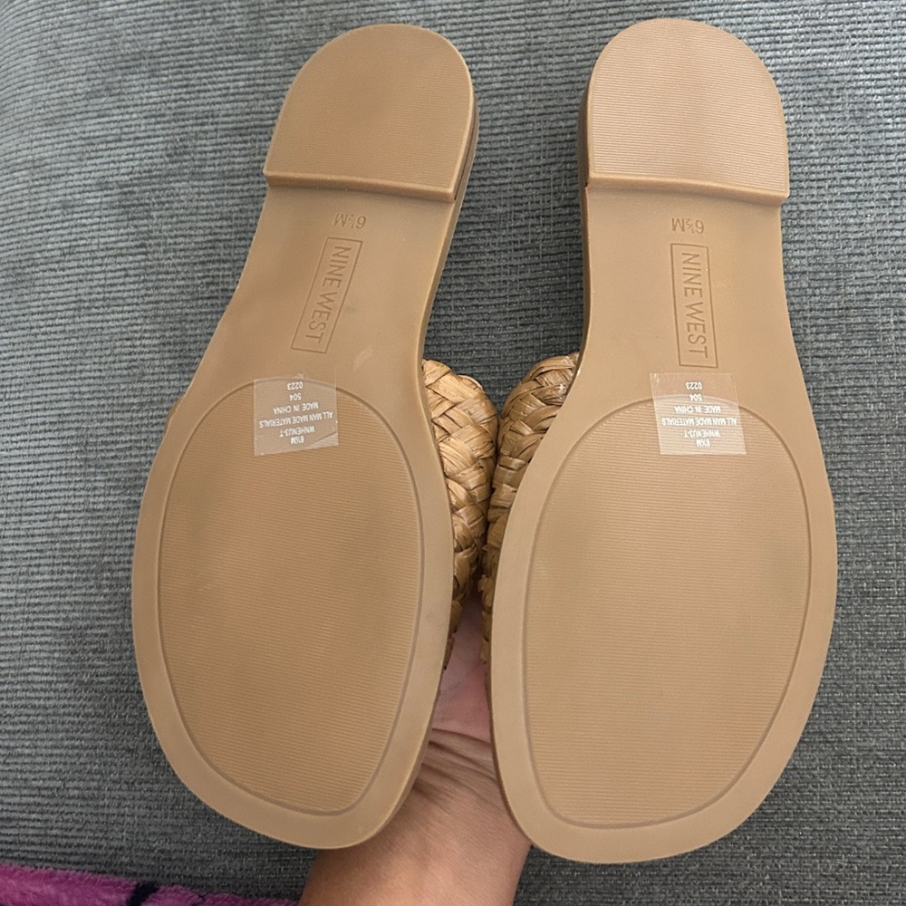 NINE WEST Women's Havah Flat Sandal size 6.5 NWT - Picture 9 of 10